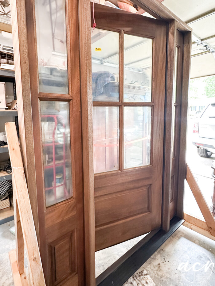 pintu kayu bernoda