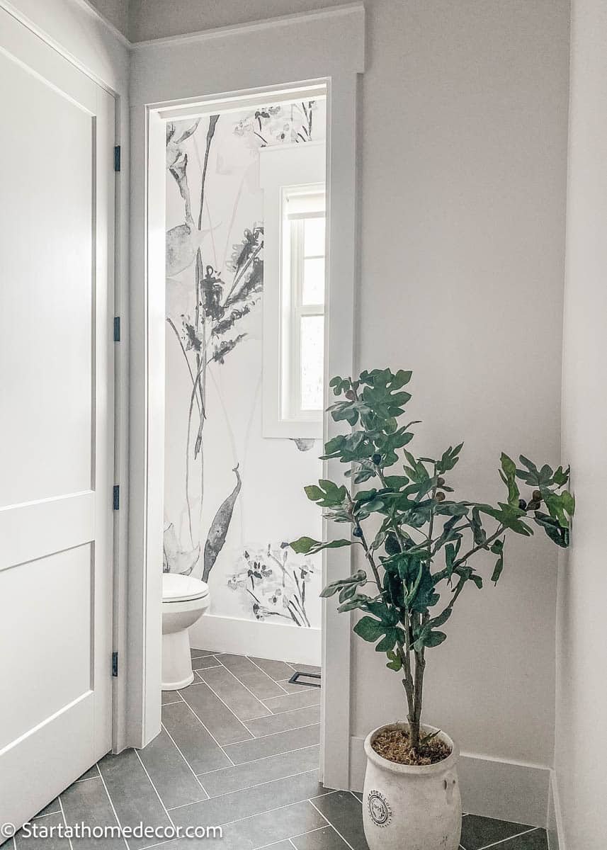 wallpaper mural di kamar mandi bubuk