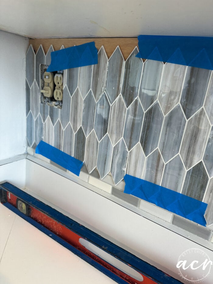 potongan vinil yang ditempel 