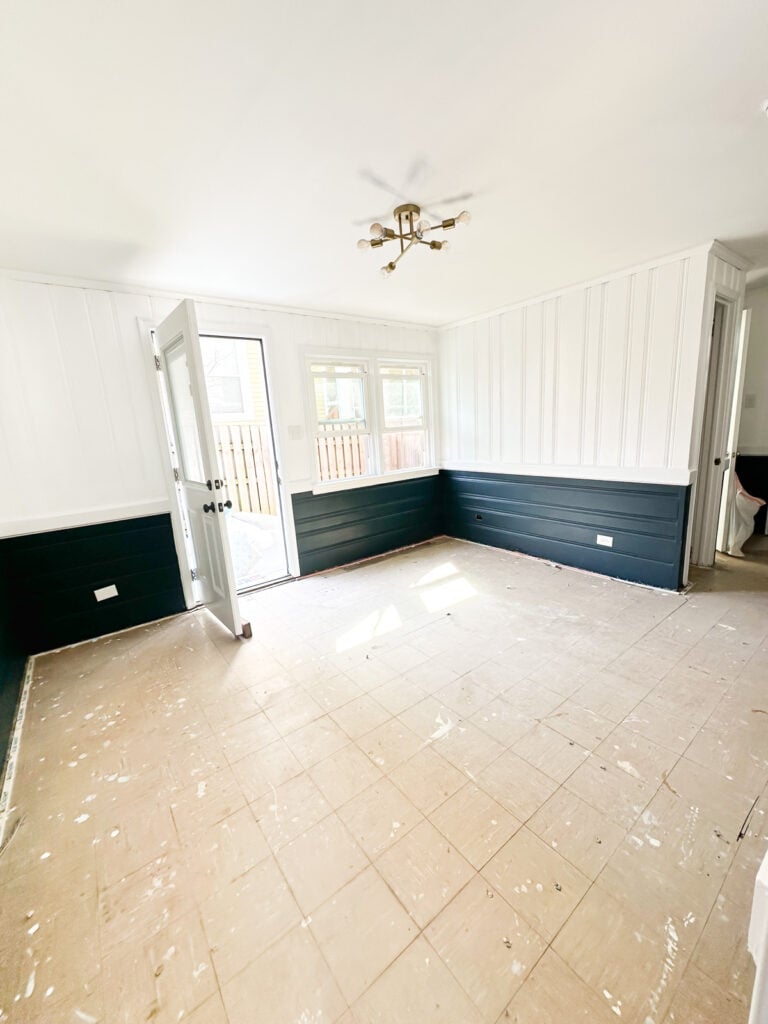 Sunroom Setelah melepas karpet yucky dan menggosok lantai bersih.