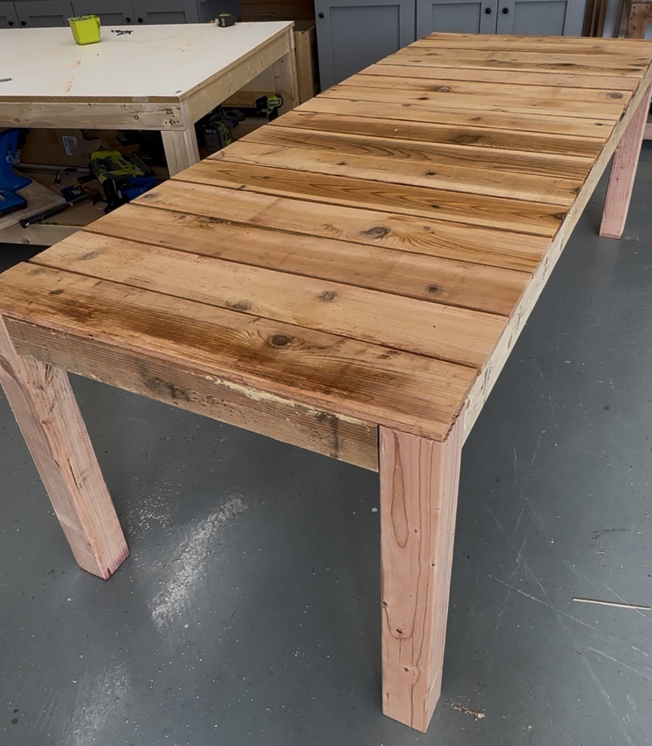 Tabel Cedar yang belum selesai