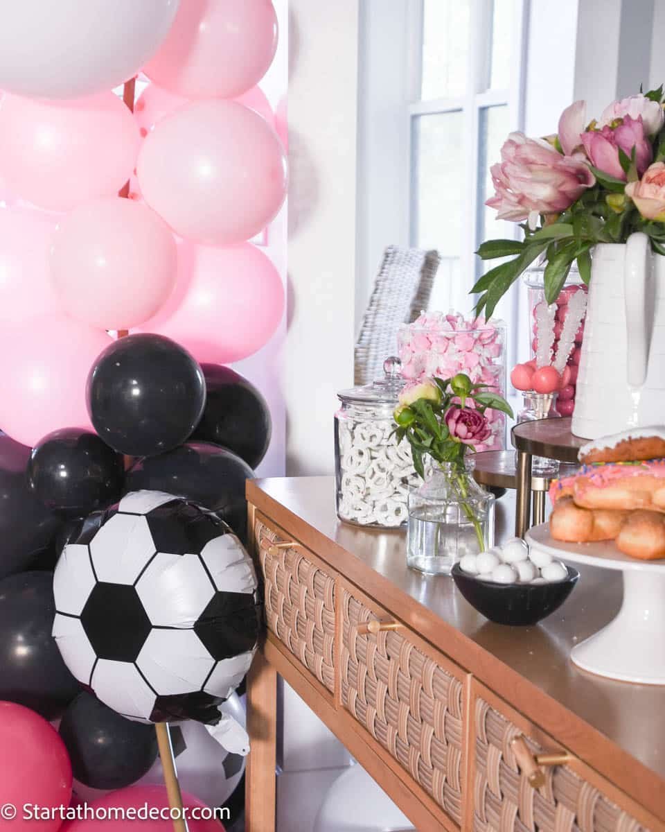 balon hitam pink dan putih