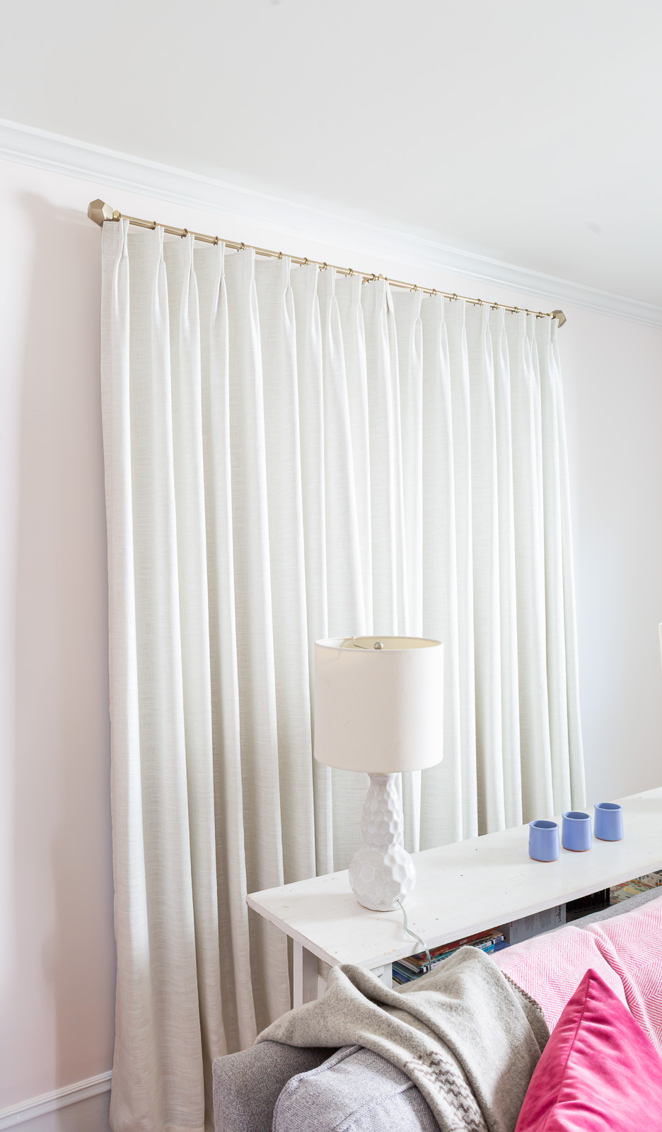 Twopages Ready Made Liz Linen Drapery Pinch Lipe dengan Lapisan Pemadaman: Ukuran 52W x 96L. Warna: Ivory White 1908-2 ditutup pada janda