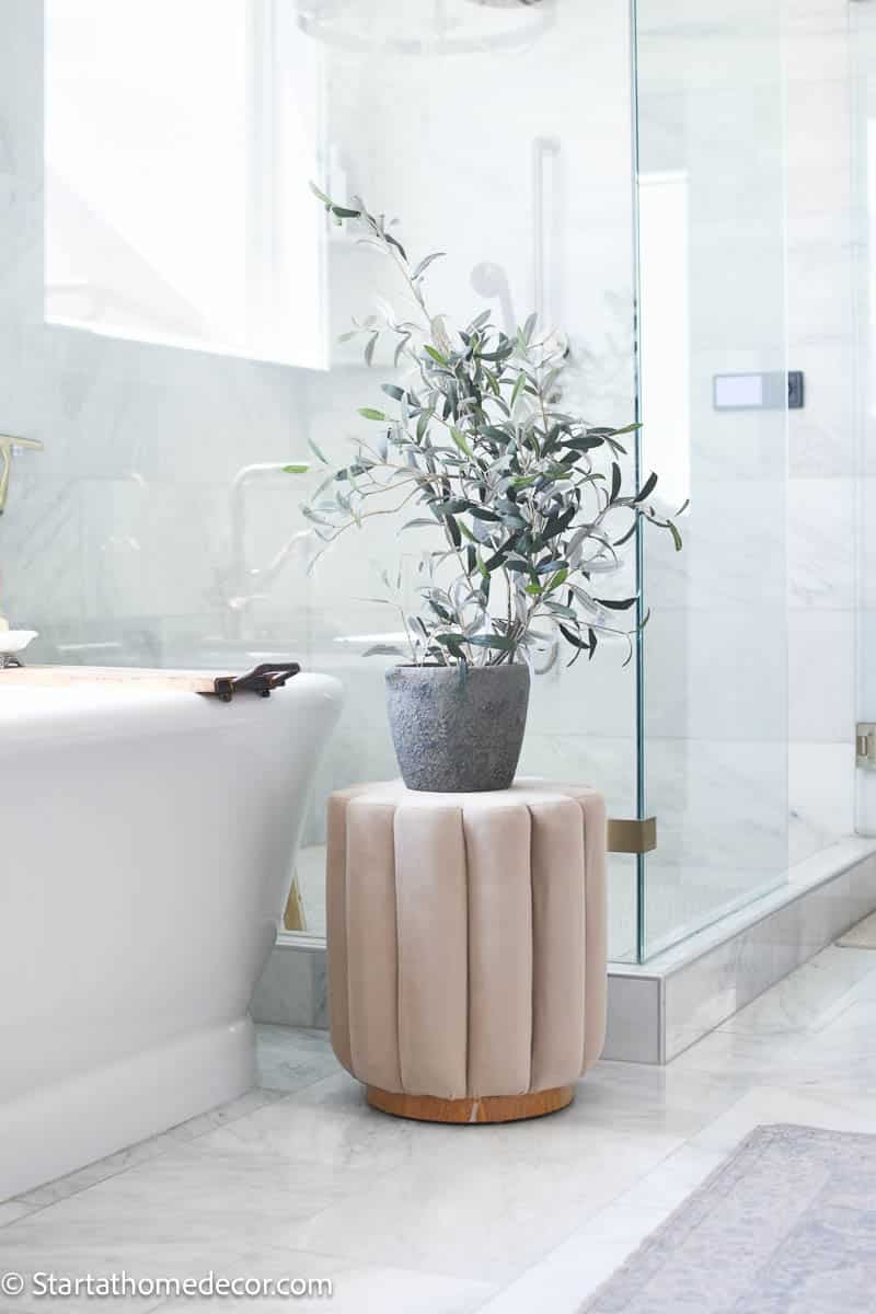 kamar mandi pouf