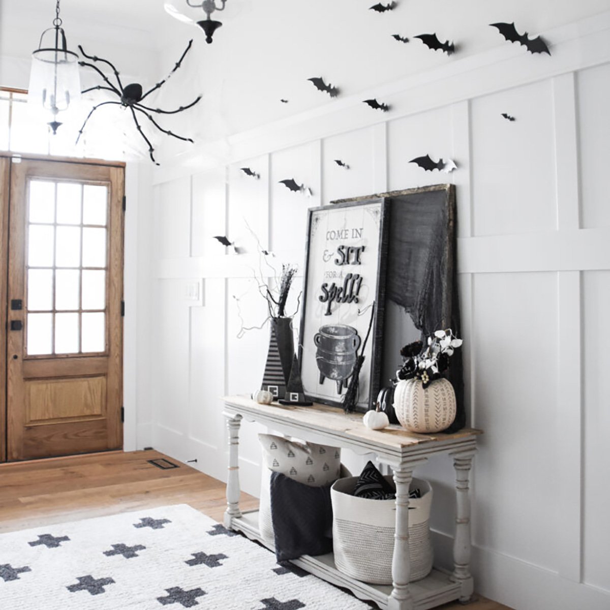 Halloween Hitam dan Putih