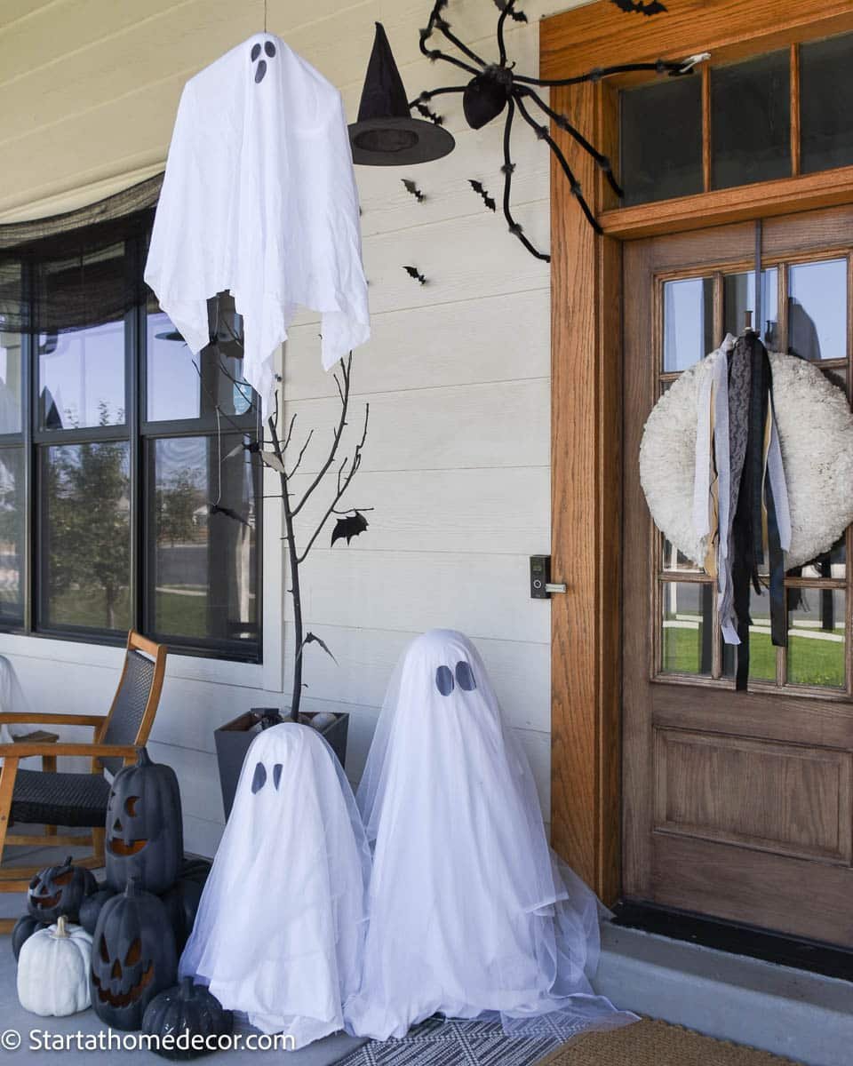 Teras depan Halloween